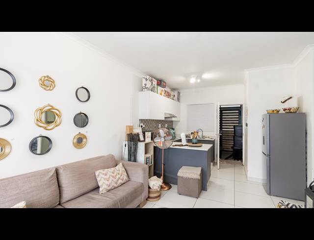 2 BEDROOM APARTMENT FOR SALE IN UMHLANGA RIDGE